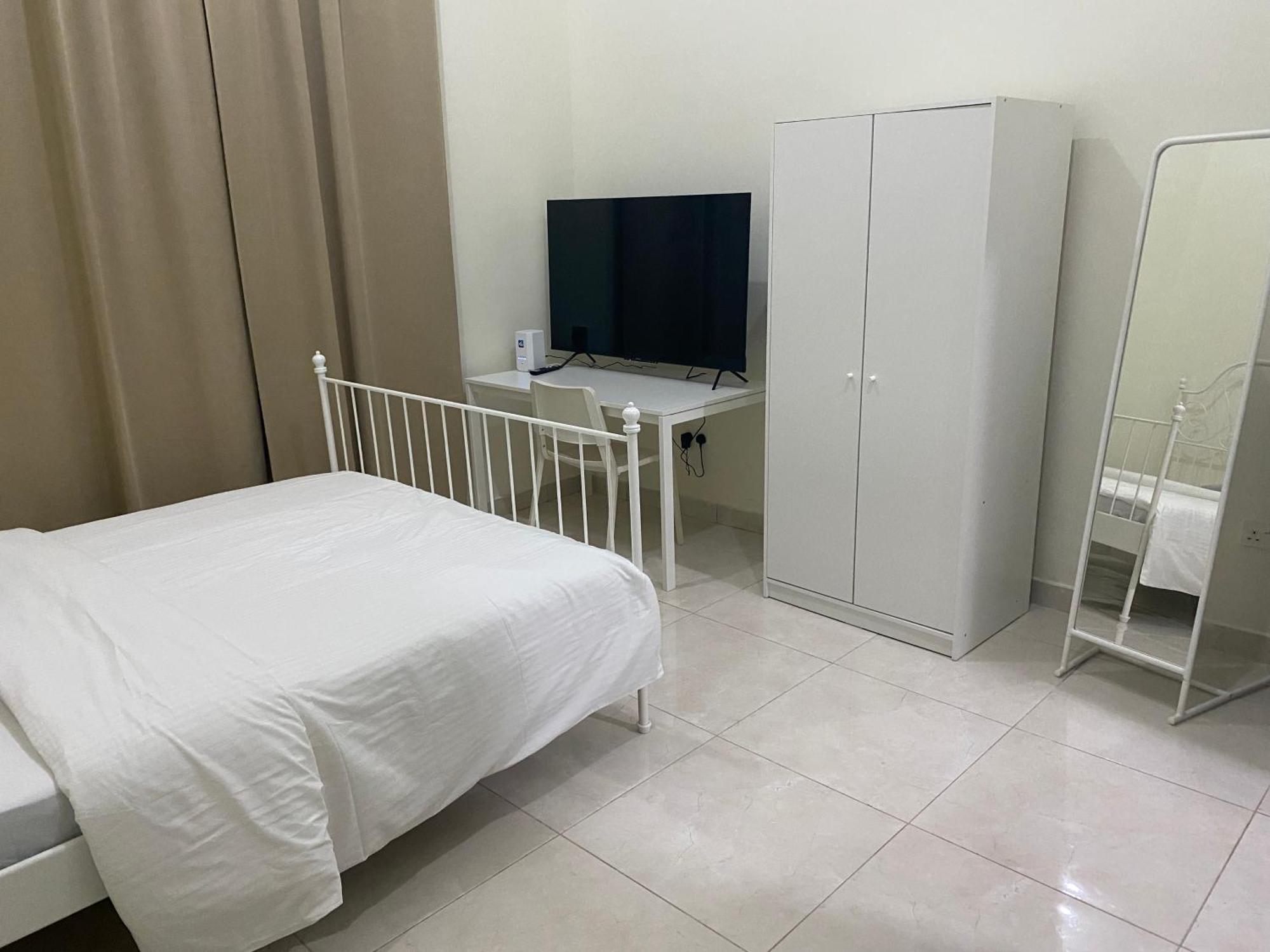 Your Delux Near Airport Apartment Abu Dhabi